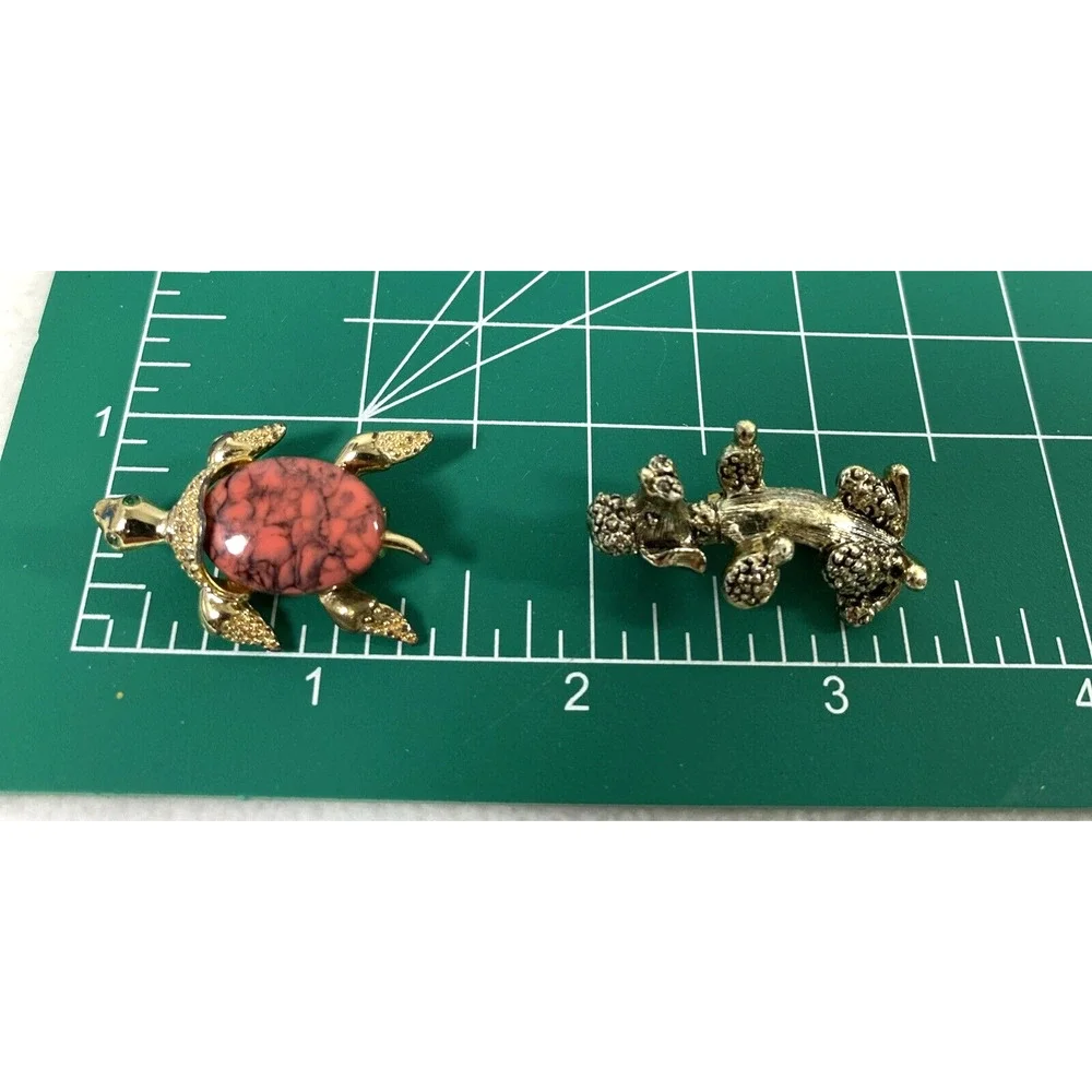 Lot of 2 Gerry Pin Brooches Womens Green‎ Eyed Turtle & Poodle Vintage Jewelry